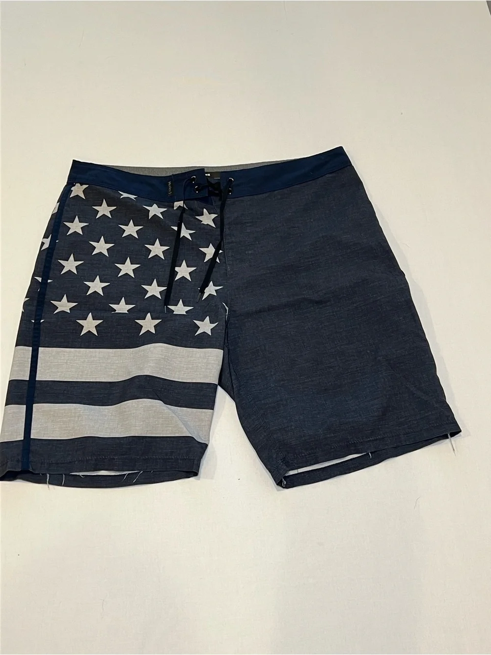 Hurley Phantom American Flag Boardshorts Men’s Size 32 Navy Blue Stars & Stripes
